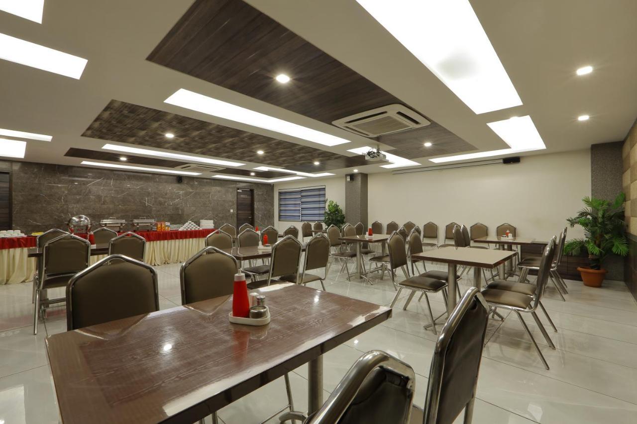 Hotel Unity Ahmedabad Eksteriør bilde