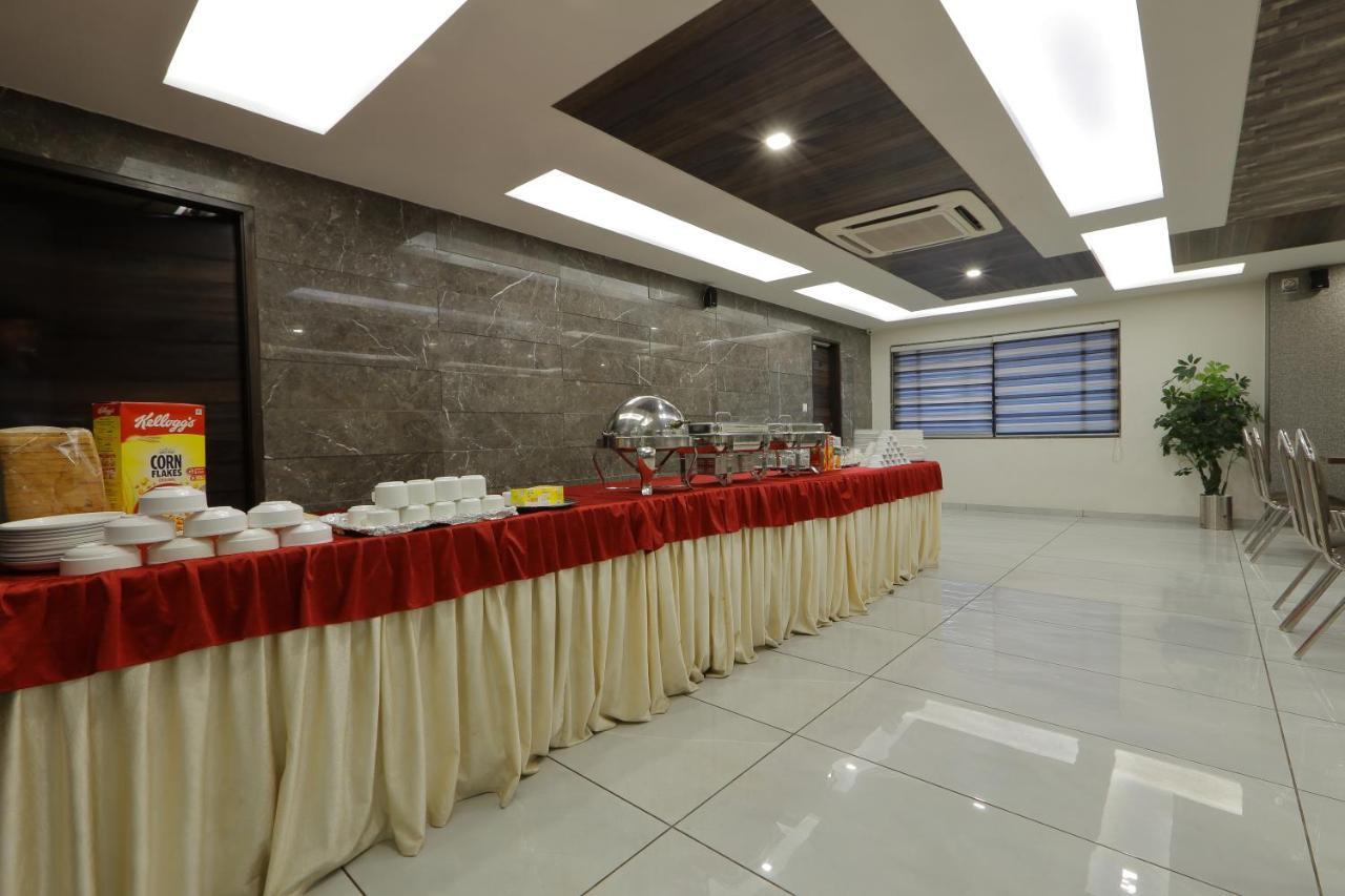 Hotel Unity Ahmedabad Eksteriør bilde