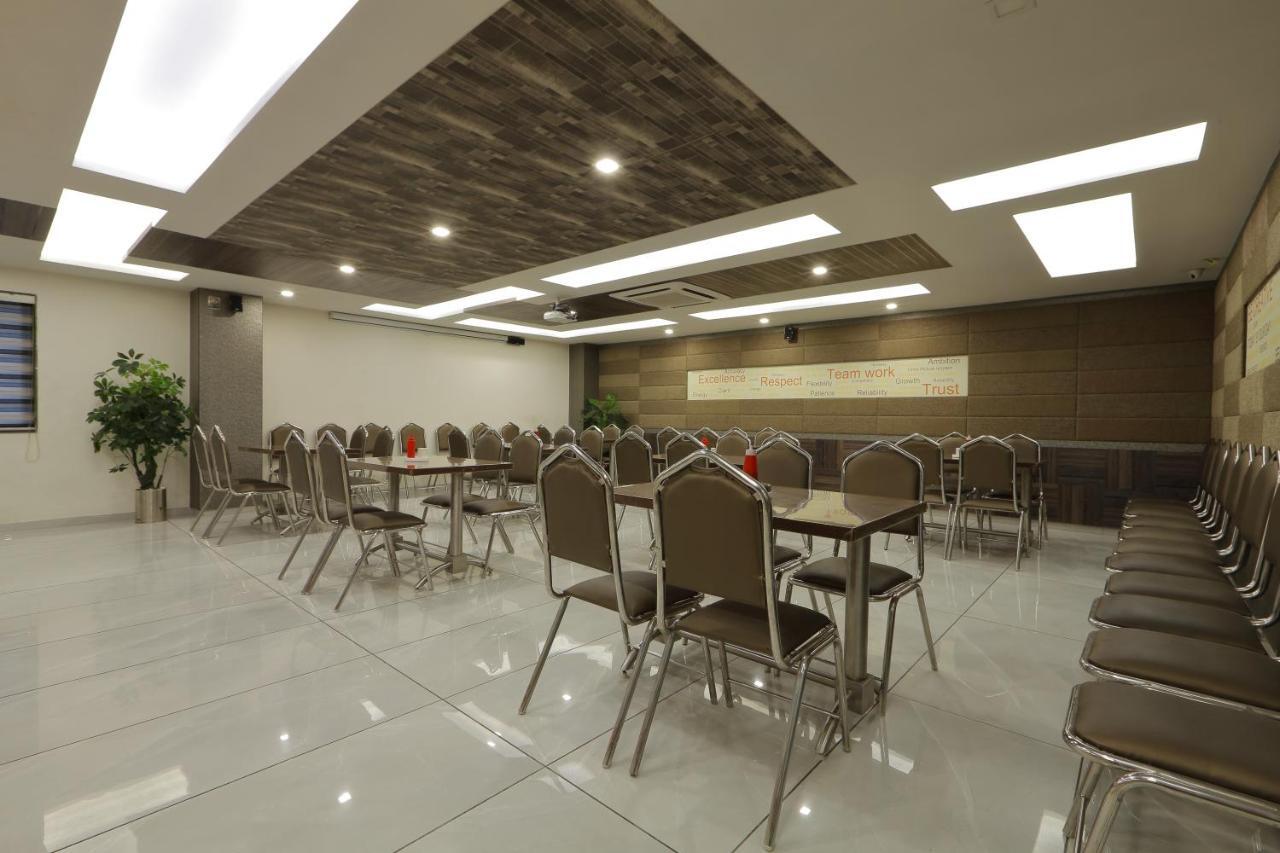 Hotel Unity Ahmedabad Eksteriør bilde
